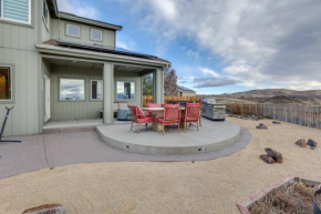 Mtn-View Escape with Hot Tub in Sparks!